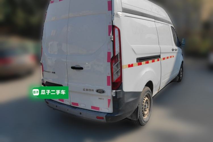 Used Ford Transit 2017 2.0T Diesel Van Mid-Chassis Mid-Roof China V Standard
