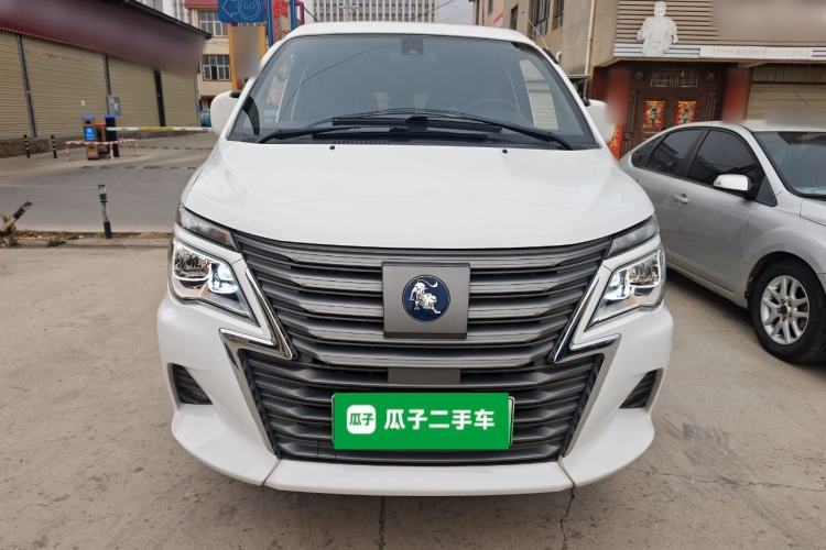 Used FORTHING Lingzhi M5 2022 Passenger Version Standard Model 7-Seater Front