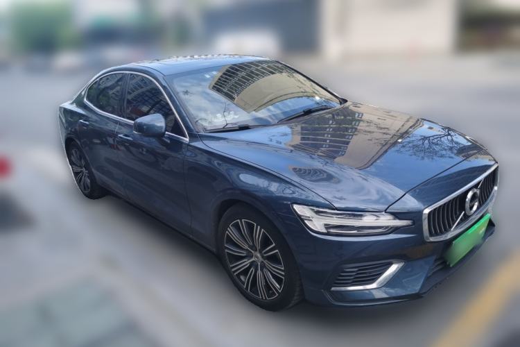 Used Volvo S60 New Energy 2021 T8 E-Drive Hybrid Four-Wheel Drive Smart Luxury Edition Front Right 45 Deg