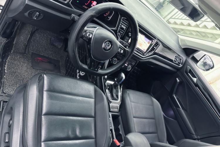 Used Volkswagen T-ROC 2020 280TSI DSG Two-Wheel Drive Comfort Version