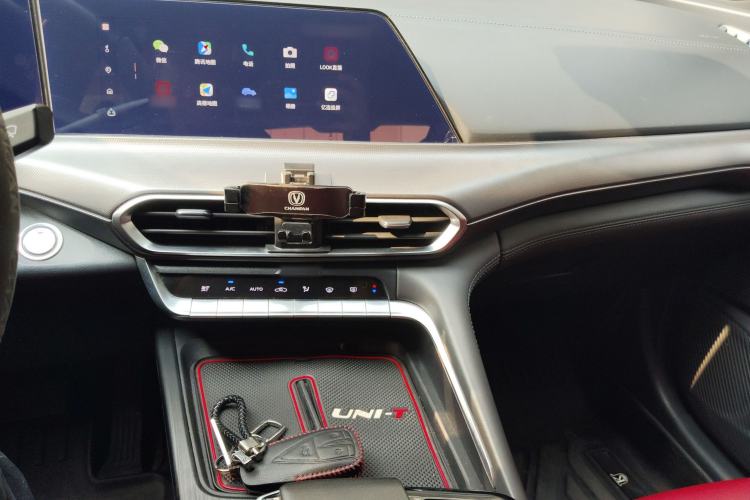 Used CHANGAN UNI-T 2020 1.5T Prestige Version Center Console