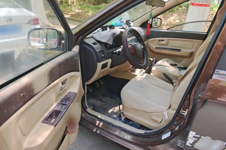 Used BAIC Weiwang M30 2015 1.5L Basic Version DAM15 Driver Seat