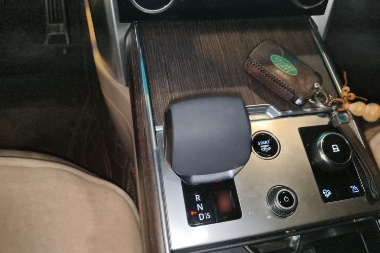 Used Land Rover Range 2023 3.0 L6 400 PS Extended Long-Wheelbase Version