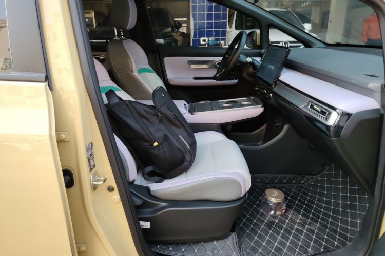 Used AION Y 2023 Plus 610 Smart Edition Ternary Lithium Right Front Seat