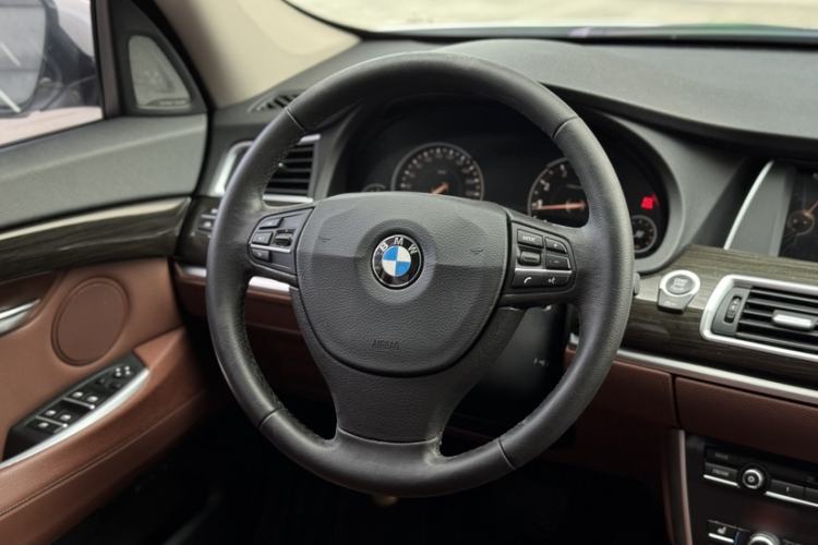 Used BMW 5 Series GT 2017 528i Leading Model
