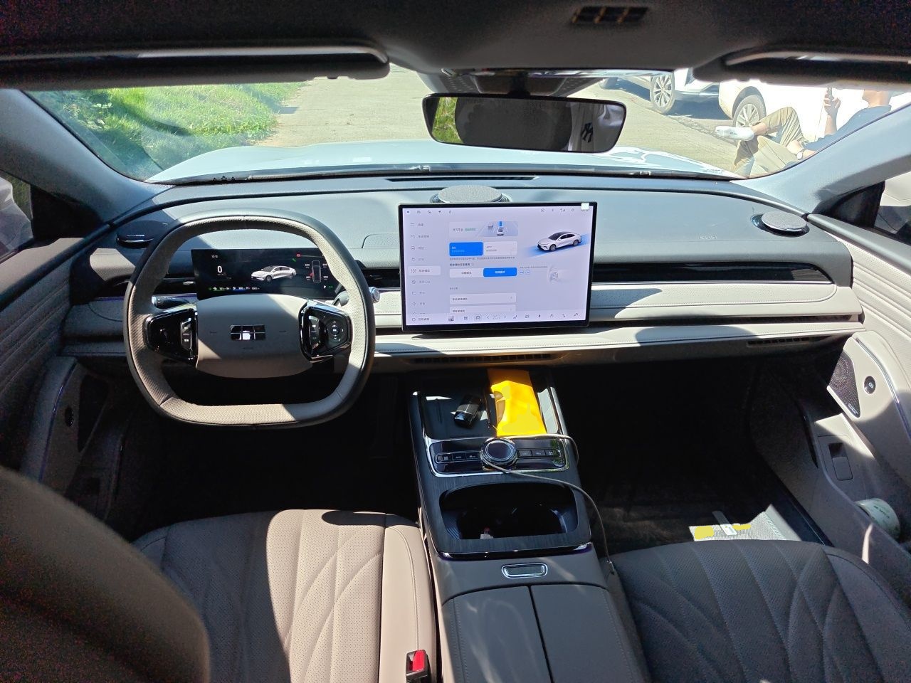 Geely Galaxy 8 2026 Model 225km EM-i Long-Range Voyager Edition — снимка 9