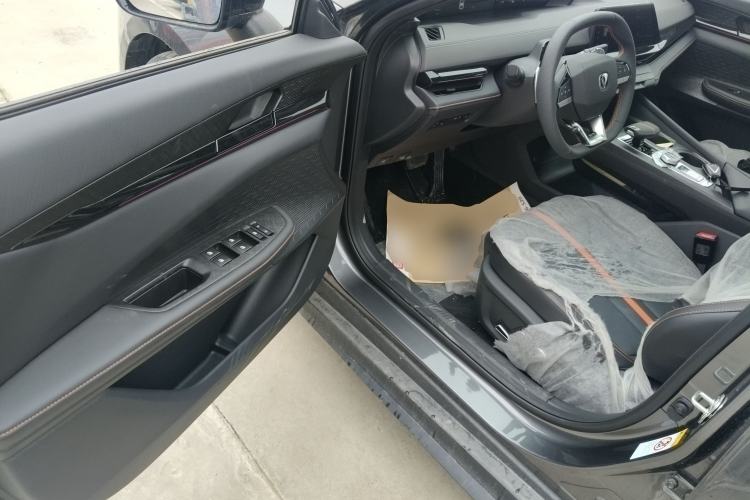 Used Changan UNI-V 2024 1.5T Prestige Edition