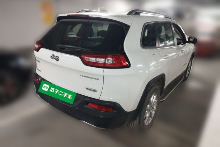 Used Jeep Cherokee 2016 2.4L Professional Edition Rear Right 45 Deg