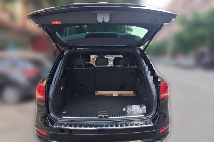 Used Volkswagen Touareg 2012 R-Line Luxury Model Trunk