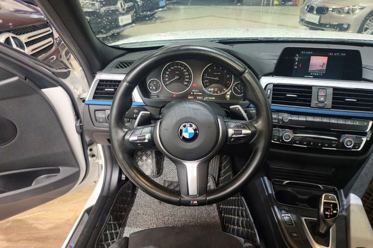 Used BMW 3 Series 2018 320i M Sport Package Steering Wheel