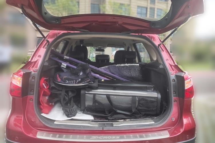 Used Suzuki S-Cross 2014 1.6L CVT Two-Wheel Drive Entry Model Trunk