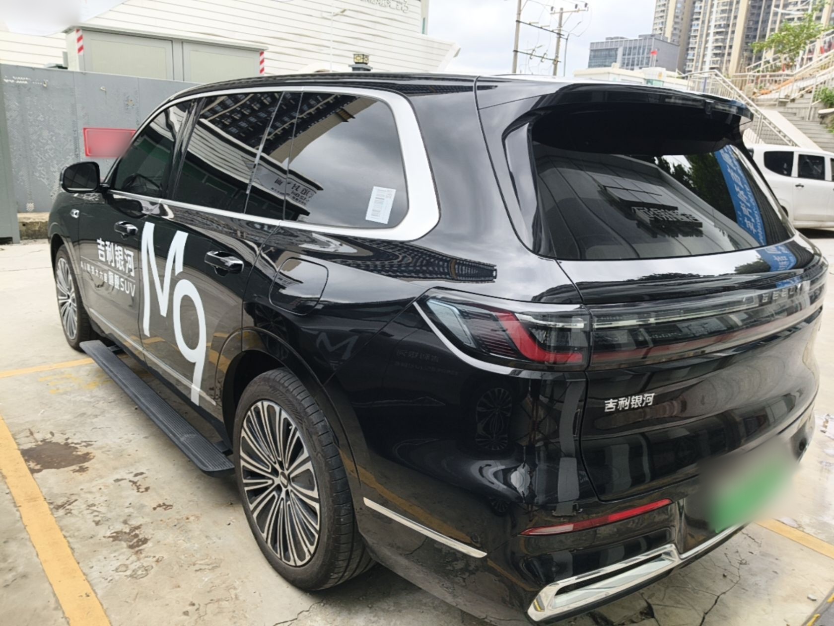 Geely Galaxy M9 2025 Model 210km Four-Wheel-Drive Leading Edition — снимка 4