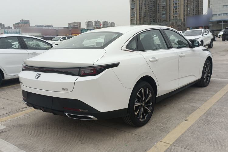 Used Changan Eado 2025 Blue Whale 1.5T 500Bar Prestige Model
