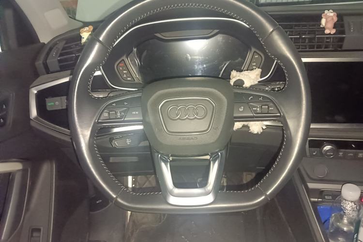 Used Audi Q3 2021 40 TFSI Fashion Dynamic Model Steering Wheel