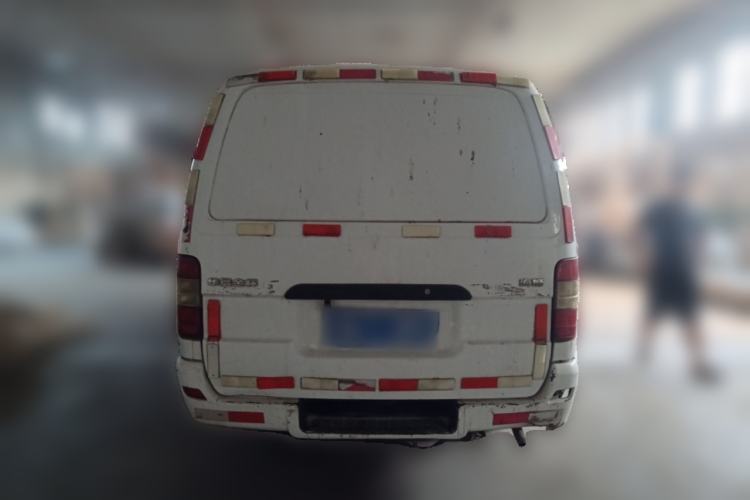 Used Jinbei Hiace 2018 2.0L Fifth-Generation Box Truck Standard Roof 2 Seats 4G19 Rear