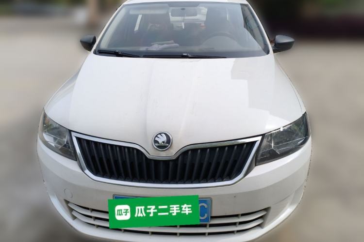 Used Skoda Rapid 2016 1.6L Manual Front-Wheel-Drive Version
