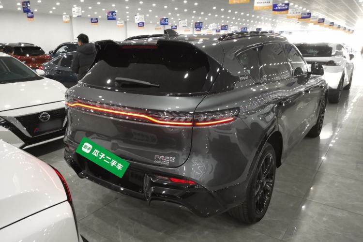 Used VOYAH FREE 2025 318 259 km All-Wheel-Drive Exploration Edition
