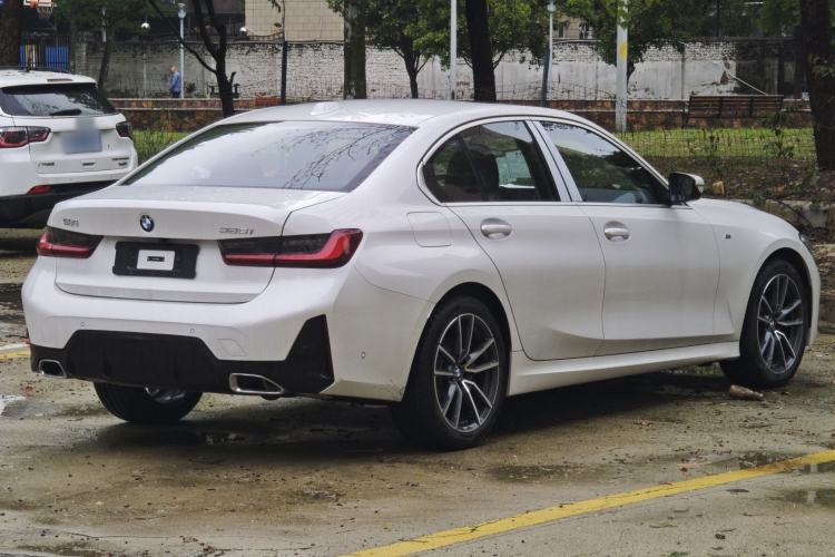 Used BMW 3 Series 2025 325i M Sport Package Exterior 4