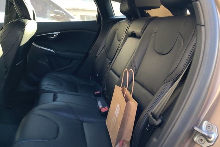 Used Volvo V40 2014 2.0T Zhiya Edition Left Rear Seat