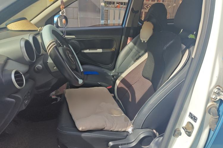 Used ORA Black Cat 2019 351 km Family Edition Left Front Seat