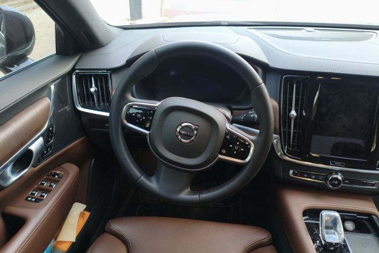 Used Volvo S90 2024 B5 Zhiyuan Luxury Edition
