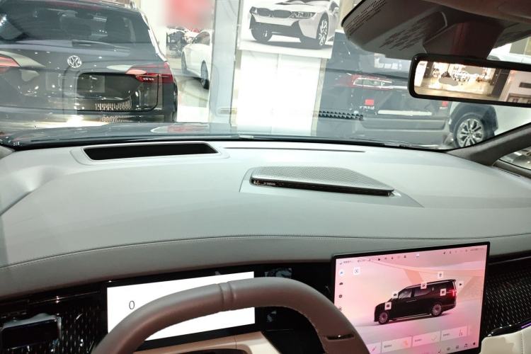 Used Zeekr 009 2024 Six-Seat Executive Version 4WD 108 kWh
