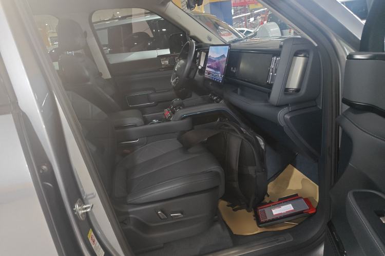 Used Formula Leopard Leopard 5 2023 Explore Edition