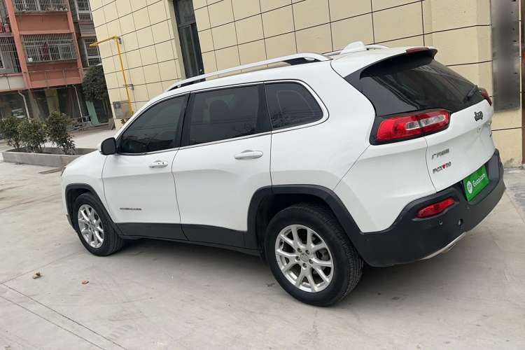 Used Jeep Cherokee 2017 2.0L Superior Edition