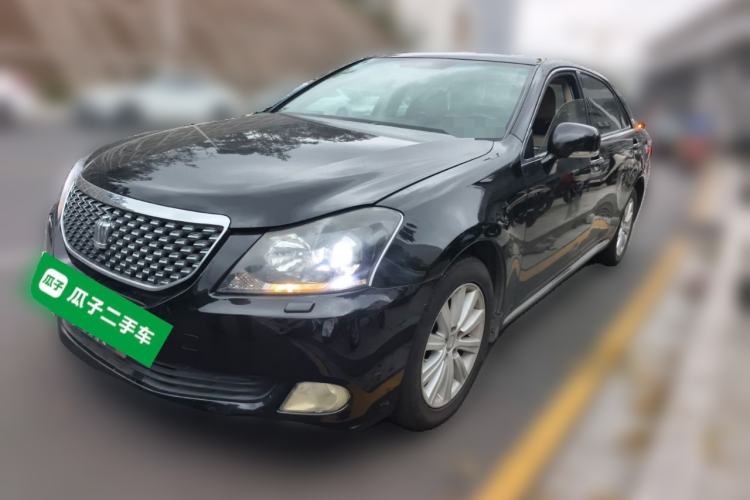 Used Toyota Crown 2011 2.5L Royal Special Edition with Leather and Sunroof