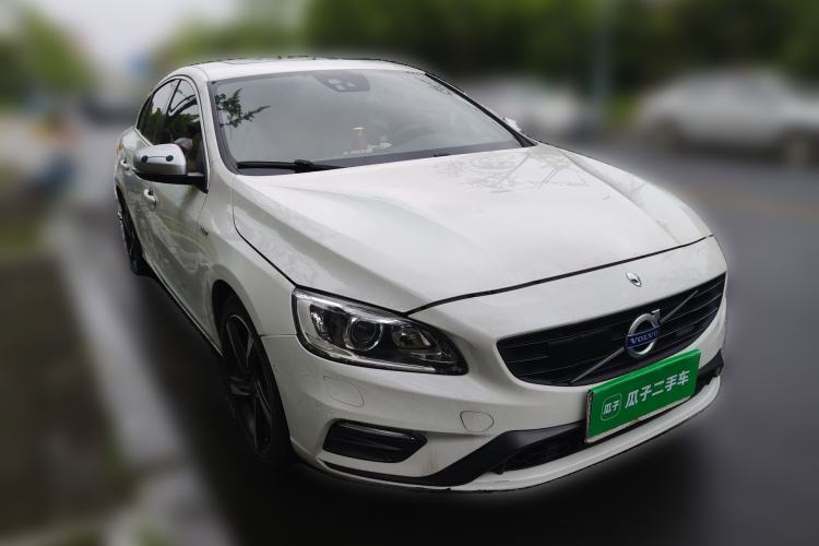 Used Volvo S60 2015 T5 Personalized Sport Edition Front Right 45 Deg