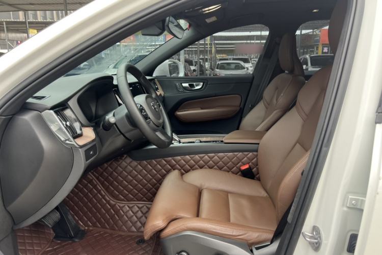 Used Volvo XC60 2024 B5 4x4 Smart Luxury Edition