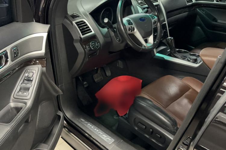 Used Ford Explorer 2013 3.5L Deluxe Model
