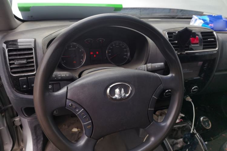 Used Great Wall Wingle 5 2014 2.4L European Version Two-Wheel Drive Entry-Level Big Double-Cab 4G69S4N Steering Wheel