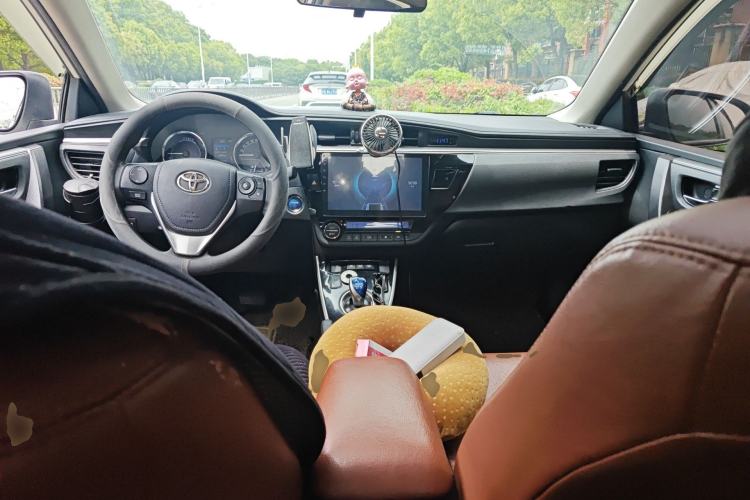 Used Toyota Levin 2016 Dual-Engine 1.8H GS E-CVT Elite Model with Sunroof Center Console