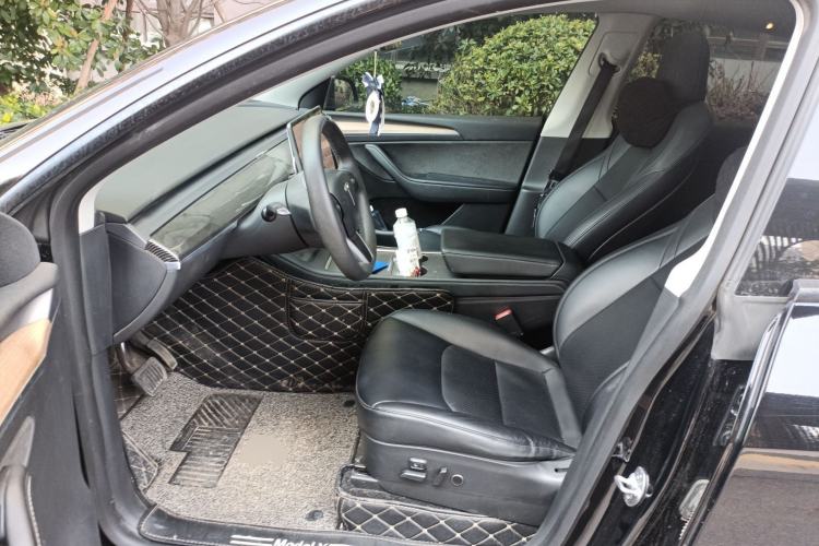 Used Tesla Model Y 2022 Long-Range All-Wheel-Drive Version
