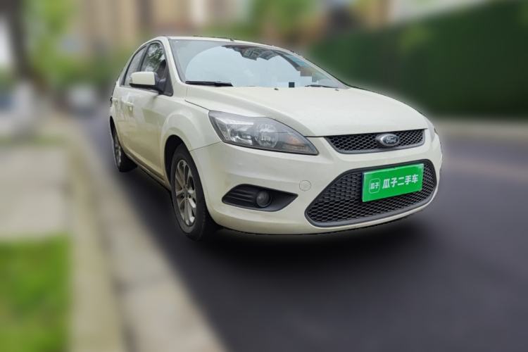 Used Ford Focus 2013 Hatchback Classic 1.8L Manual Base Model Front Right 45 Deg