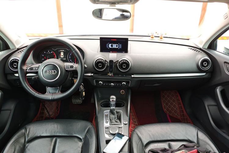 Used Audi A3 2015 Limousine 40 TFSI Automatic Comfort Model Center Console