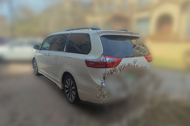 Used Toyota SIENNA 
