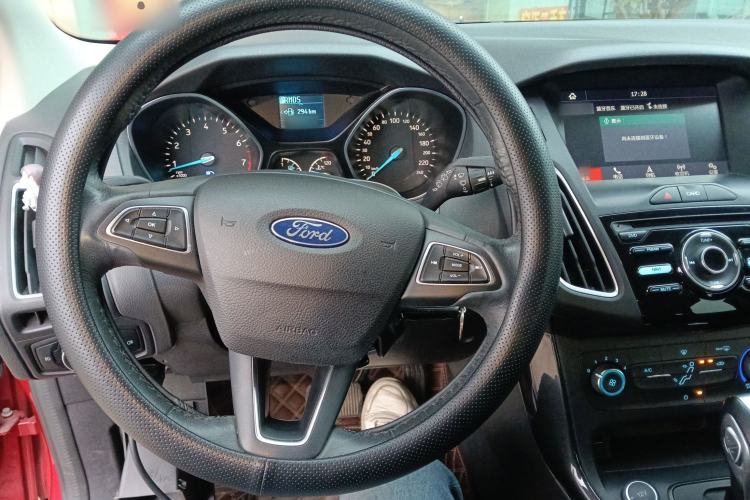 Used Ford Focus 2018 Hatchback Classic 1.6L Automatic Trendy SmartDrive Edition