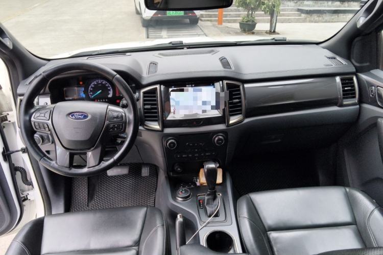 Used Ford Everest 2017 2.0T Gasoline Automatic 4x4 Flagship Edition 7 Seats Center Console