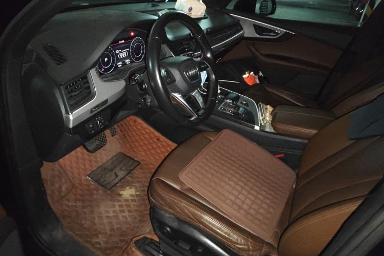 Used Audi Q7  Driver Seat