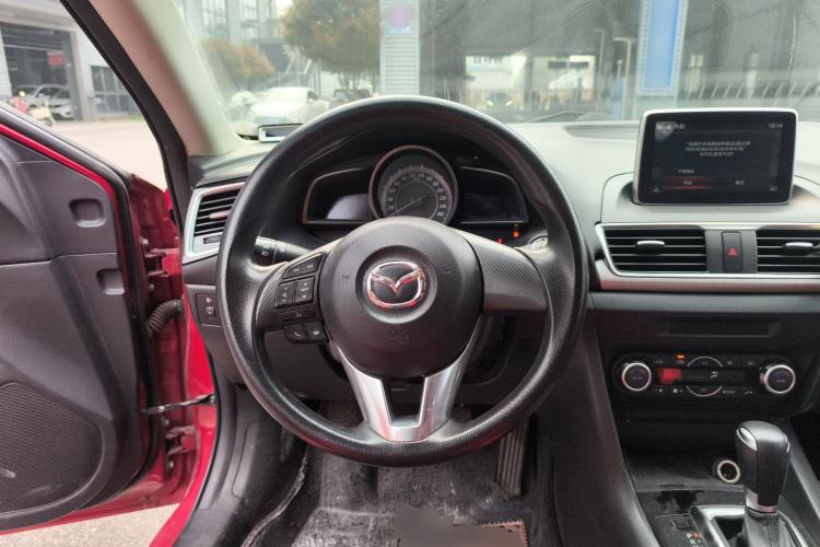 Used Mazda 3 Axela 2016 Sedan 1.5L Automatic Luxury Model