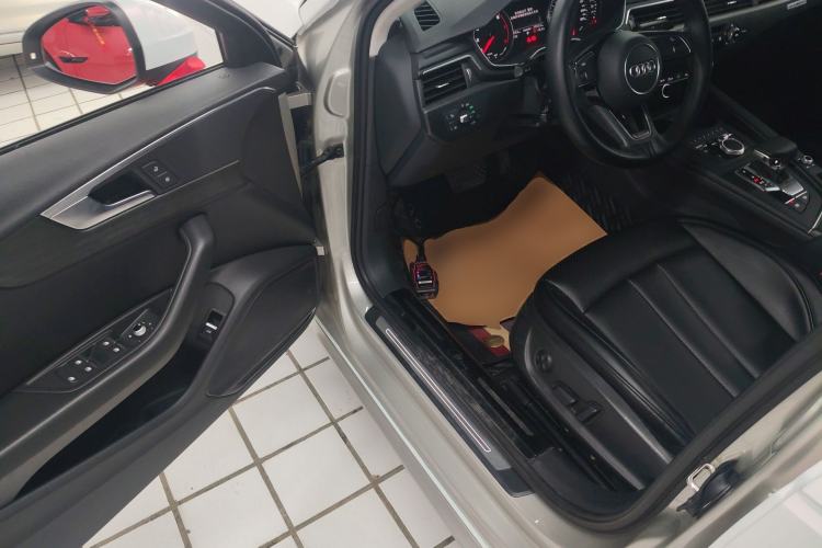 Used Audi A4L 2019 40 TFSI Ambition Version China V Driver Seat