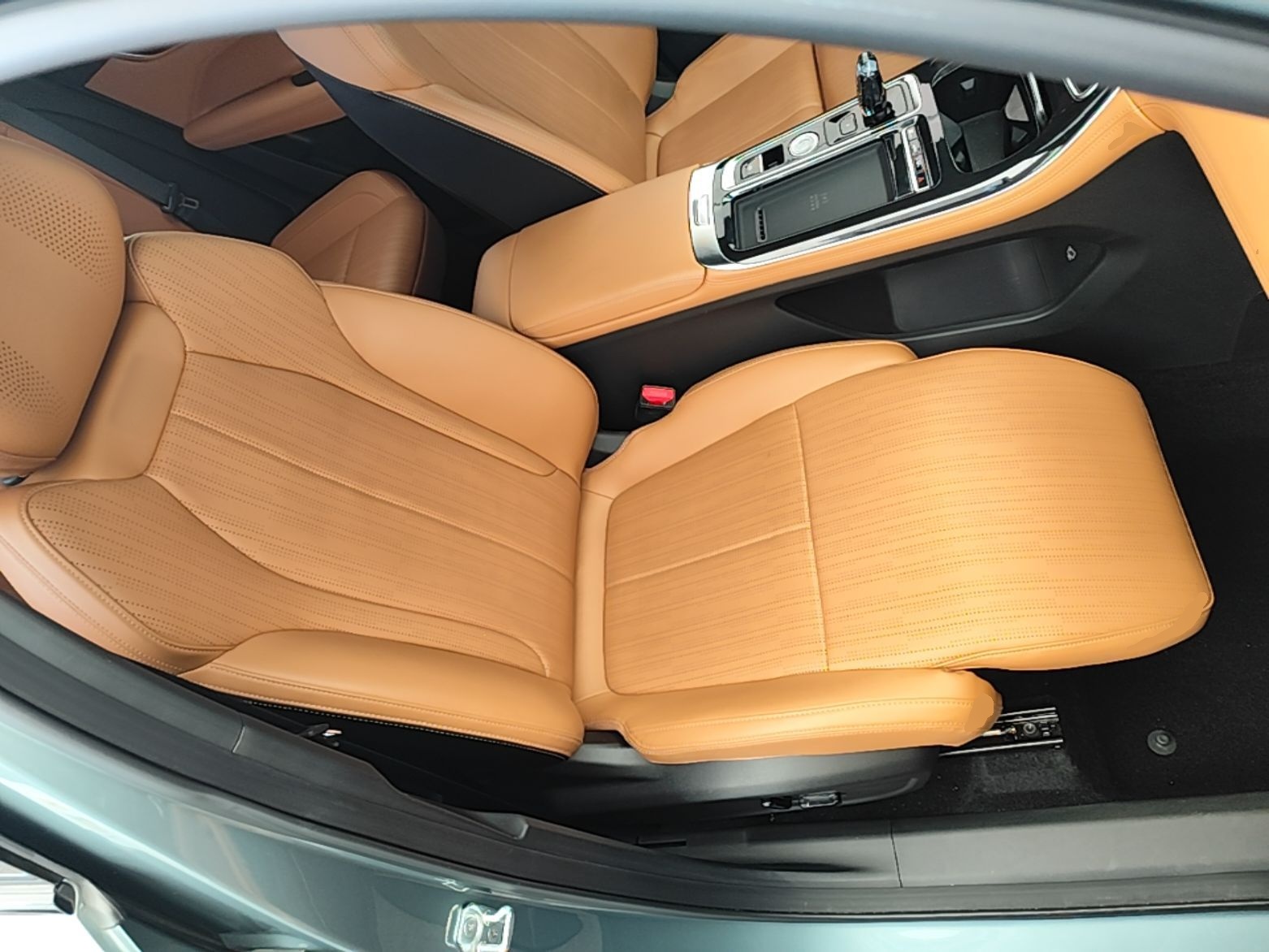 Geely Auto FX11 2025 4th Generation 1.5TD DCT Jinxiu — снимка 19