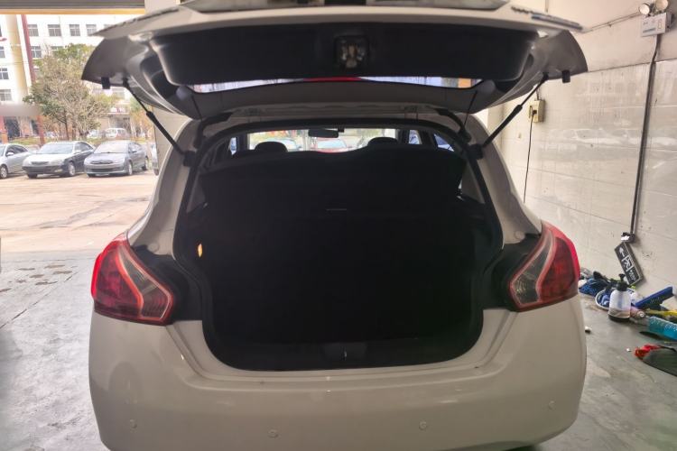 Used Nissan Tiida 2014 1.6L CVT Comfort Model Trunk