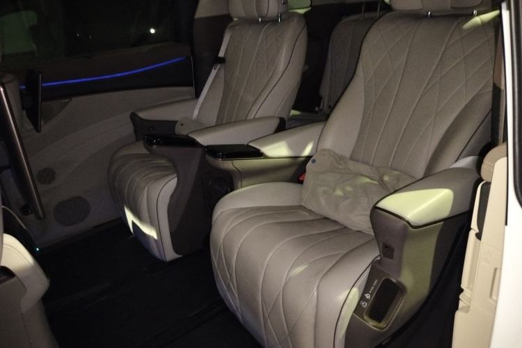 Used Denza D9 2022 DM-i 970 Four-Wheel Drive Flagship Model
