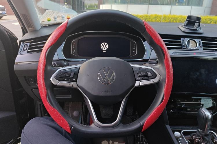 Used Volkswagen Magotan 2020 330TSI DSG Leading Model Steering Wheel