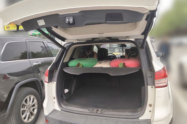 Used Ford Kuga 2015 2.0L GTDi Four-Wheel-Drive Sport Model Trunk