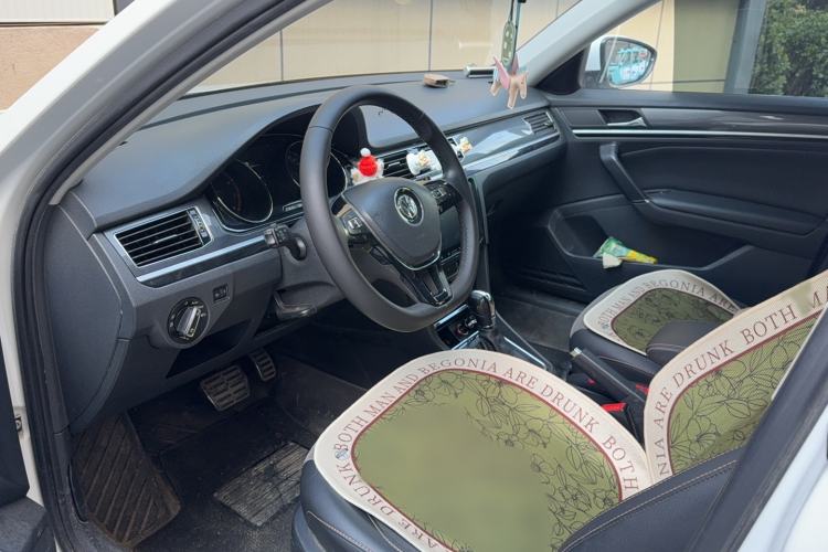 Used Volkswagen C-TREK 2018 1.5L Automatic Comfort Model Interior 3