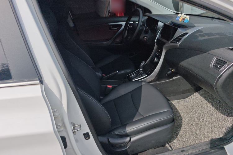 Used Hyundai Elantra (5th Generation / Langdong) 2016 1.6L Automatic Smart Version Right Front Seat